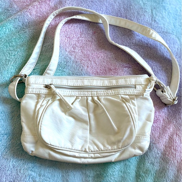 🤍BUENO🤍Leather crossbody white bag. Like new condition! - Picture 9 of 16